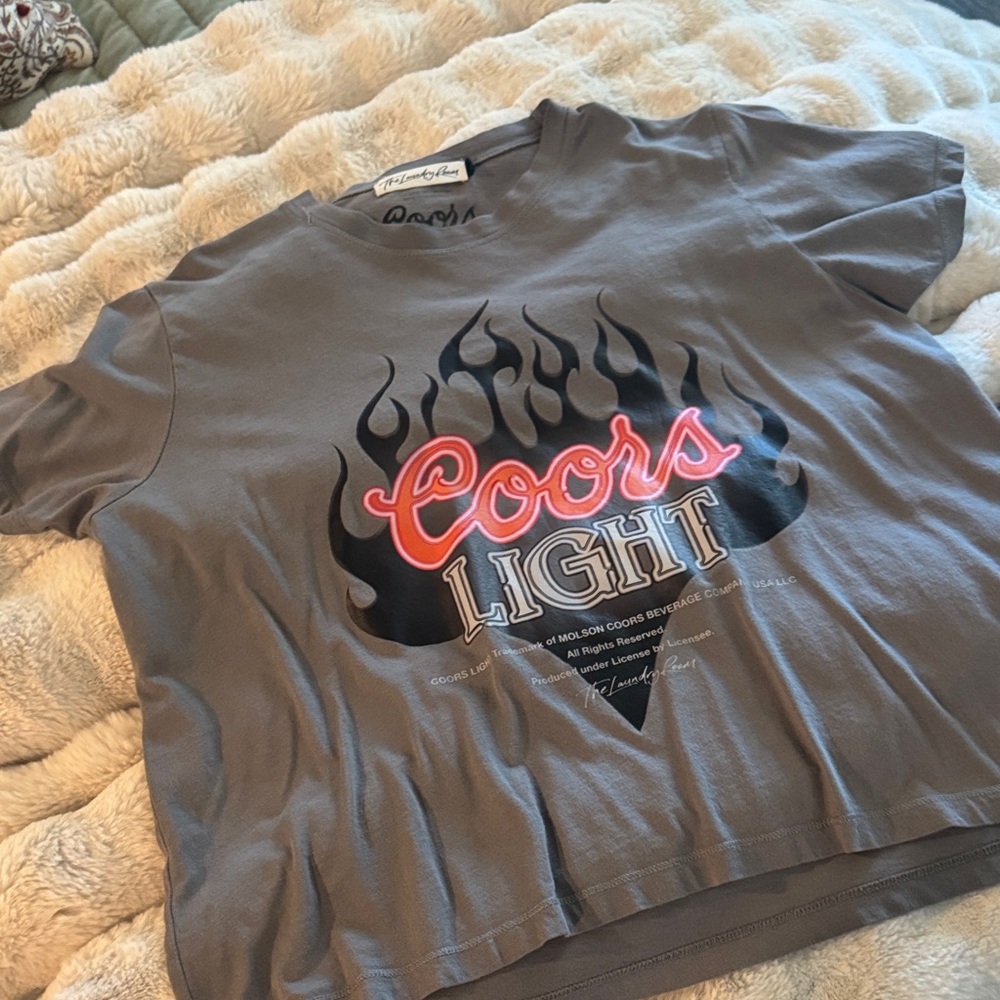 The Laundry Room Gray Coors Light Graphic Tee - Picture 2 of 4